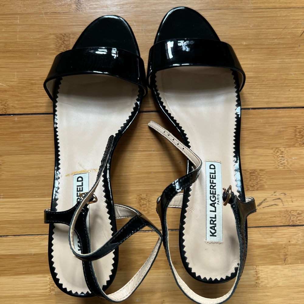 Karl Lagerfeld Glossy Black Kitten Heels